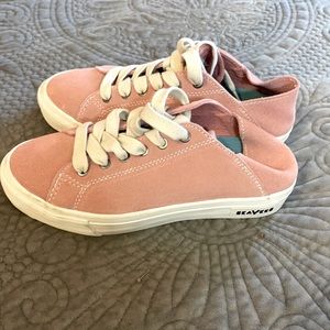 SeaVees pink Surde tennis shoes